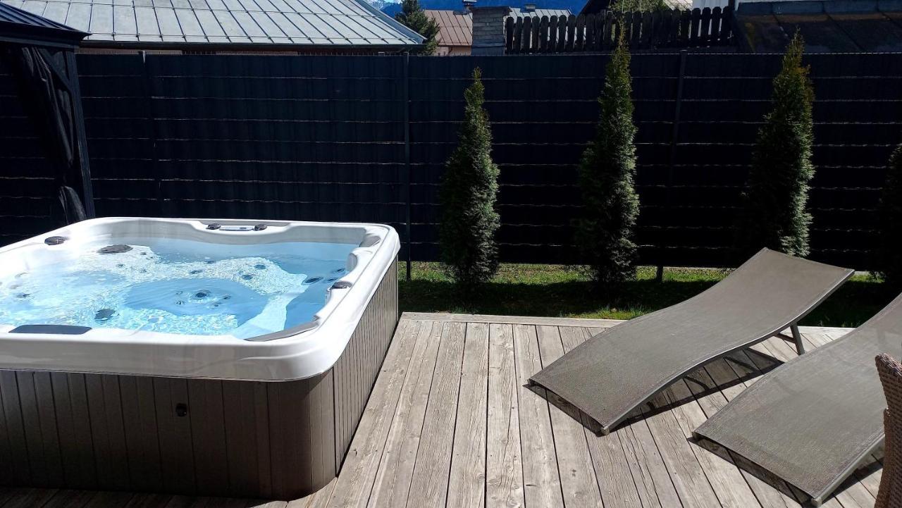 צל-אם-זי Chalet Dacha Mit Finnischer Sauna מראה חיצוני תמונה